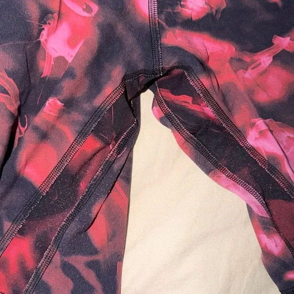 Lululemon Pink Patterned bike Shorts - Picture 4 of 4